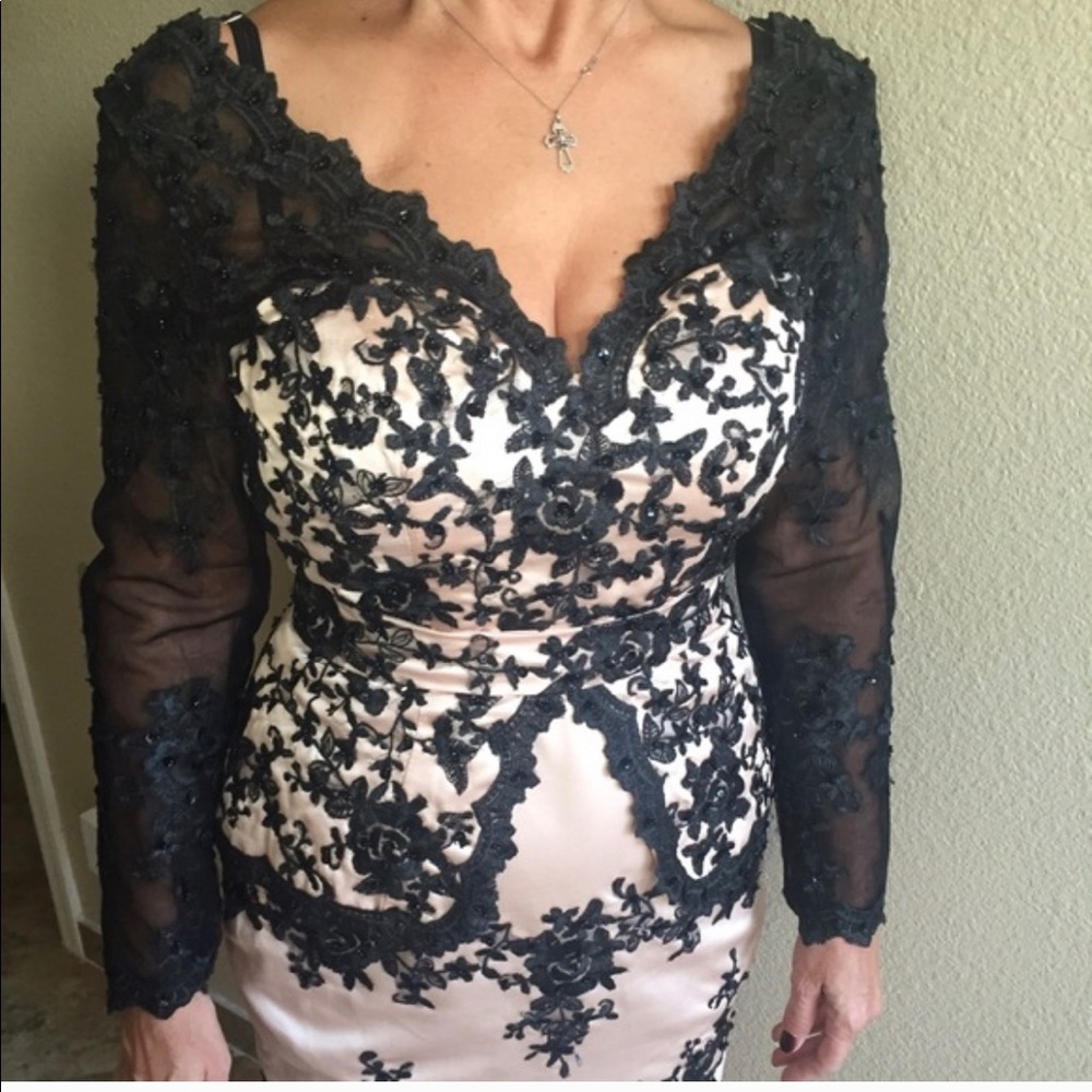 Elegant Lace Cocktail Prom Wedding Dress Size 6